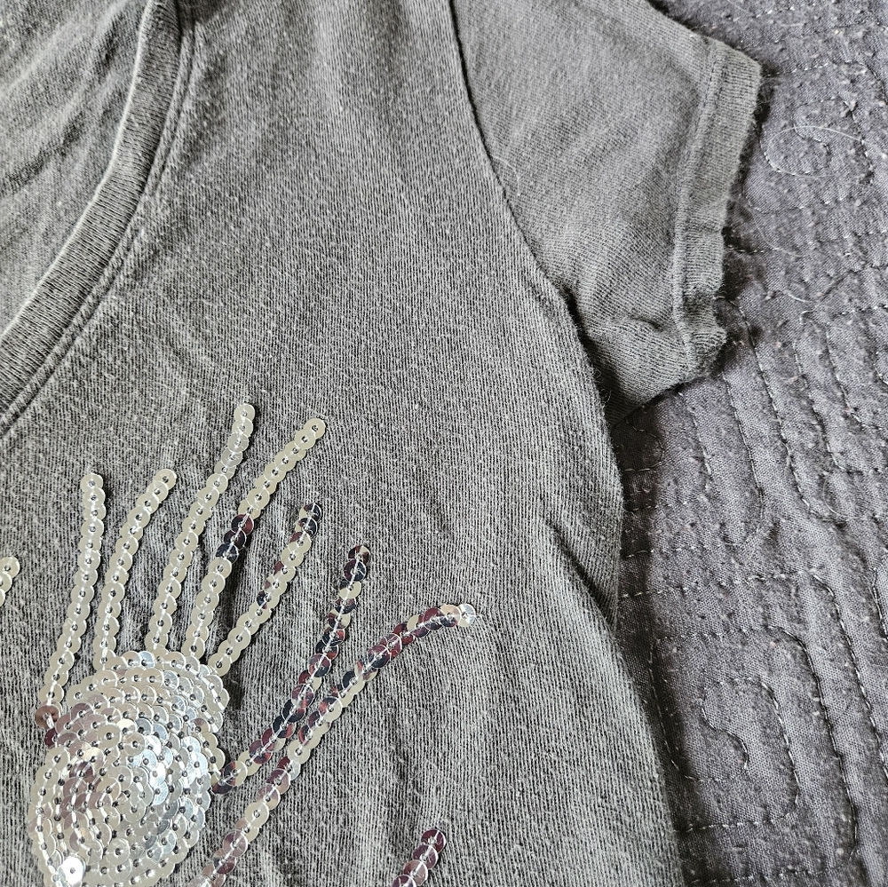 Gray T-Shirt with Sequin Design - Picture 5 of 6